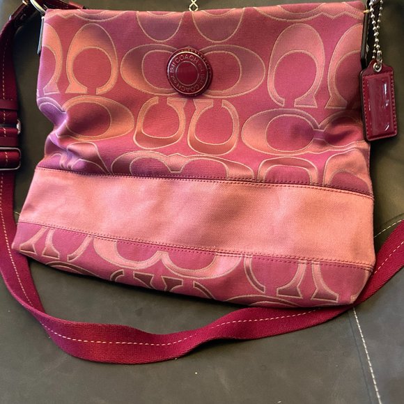 Coach shoulder bag - Picture 1 of 3